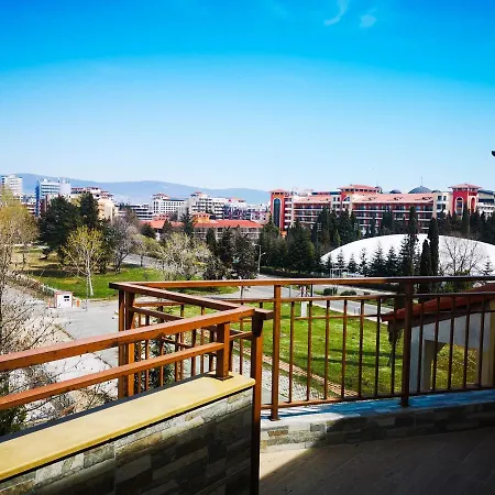 アパートホテル Complex Golden Dreams 3*