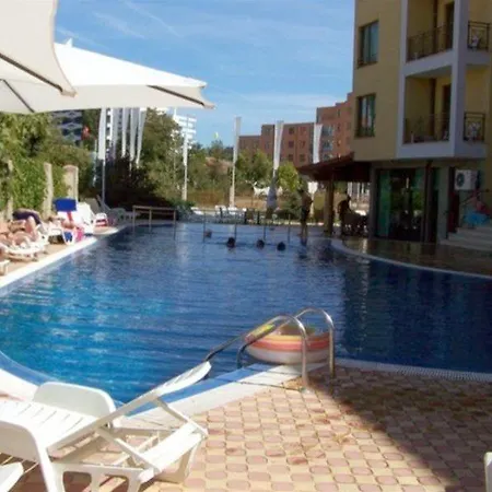 アパートホテル Complex Golden Dreams