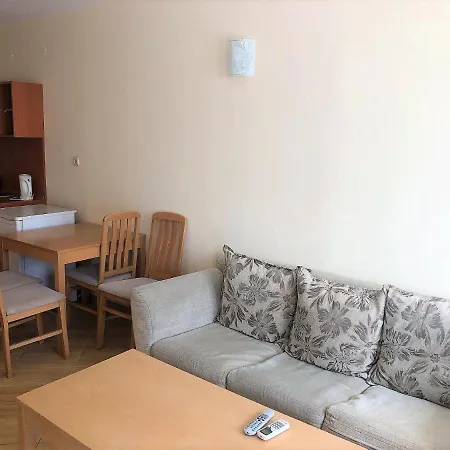 Complex Golden Dreams Aparthotel