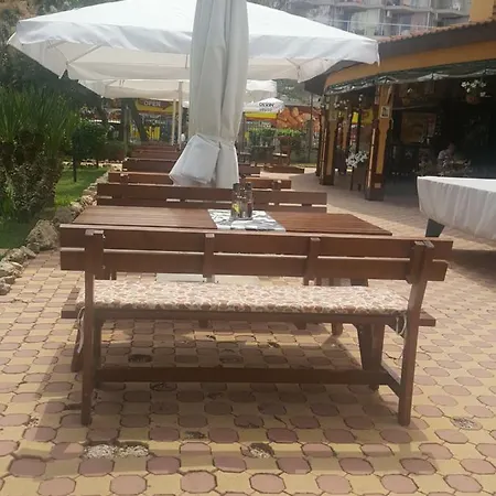 Ξενοδοχείο με διαμερίσματα Complex Golden Dreams